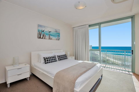 The Waterford On Main Beach - Sunshine Coast Guide 23