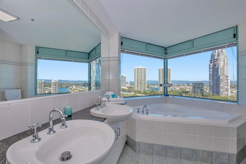 The Waterford On Main Beach - Sunshine Coast Guide 25