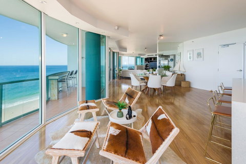 The Waterford On Main Beach - Sunshine Coast Guide 6