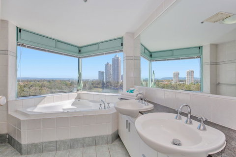 The Waterford On Main Beach - Sunshine Coast Guide 21