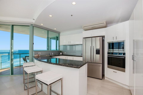 The Waterford On Main Beach - Sunshine Coast Guide 24
