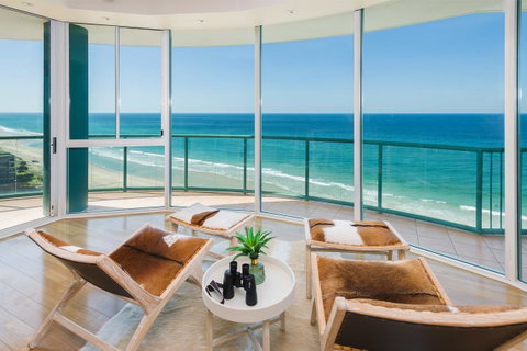 The Waterford On Main Beach - Sunshine Coast Guide 1
