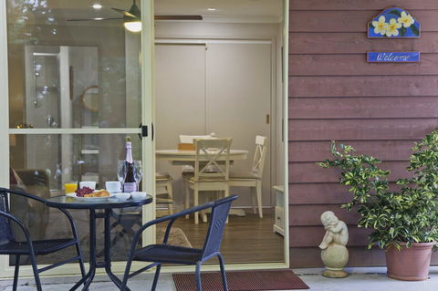 Shasta Place - Sunshine Coast Guide 0
