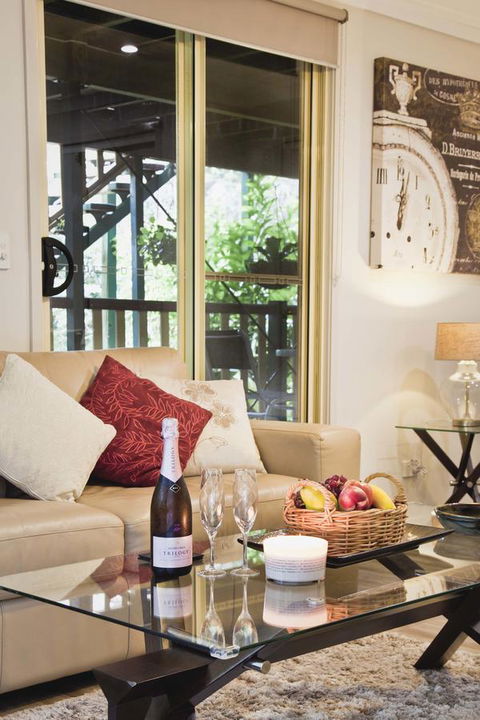 Shasta Place - Sunshine Coast Guide 14