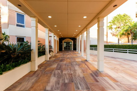 Belle Maison Apartments - Official - Sunshine Coast Guide 22