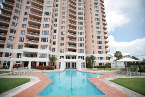 Belle Maison Apartments - Official - Sunshine Coast Guide 0