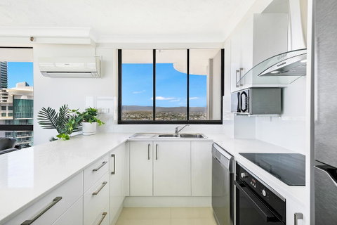 Beachcomber Holiday Apartment - Sunshine Coast Guide 8