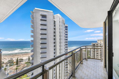 Beachcomber Holiday Apartment - Sunshine Coast Guide 13
