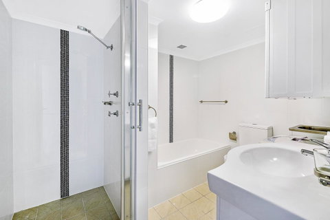 Beachcomber Holiday Apartment - Sunshine Coast Guide 10