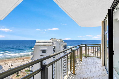 Beachcomber Holiday Apartment - Sunshine Coast Guide 4