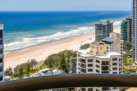 Beachcomber Holiday Apartment - Sunshine Coast Guide 1
