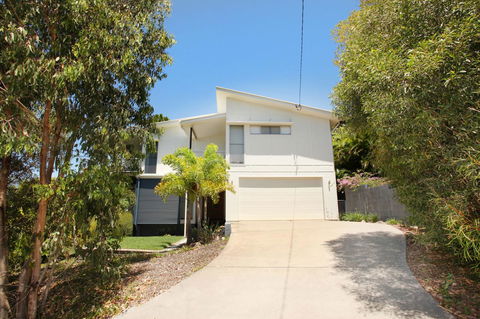 224 Centenary Heights Road Coolum Beach, 500 Dollar Bond, Linen Included - Sunshine Coast Guide 0