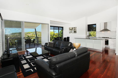 224 Centenary Heights Road Coolum Beach, 500 Dollar Bond, Linen Included - Sunshine Coast Guide 3