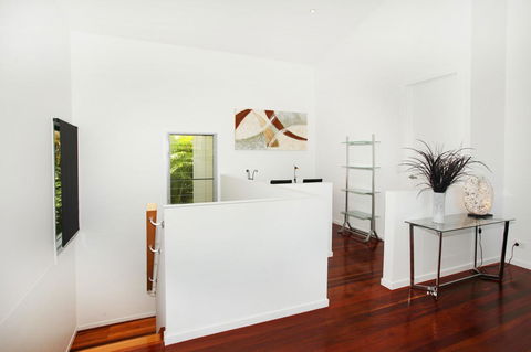 224 Centenary Heights Road Coolum Beach, 500 Dollar Bond, Linen Included - Sunshine Coast Guide 7
