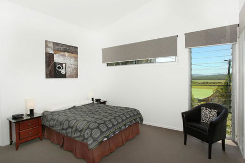 224 Centenary Heights Road Coolum Beach, 500 Dollar Bond, Linen Included - Sunshine Coast Guide 13