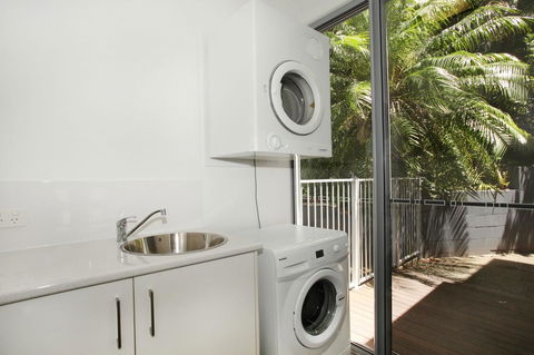 224 Centenary Heights Road Coolum Beach, 500 Dollar Bond, Linen Included - Sunshine Coast Guide 14