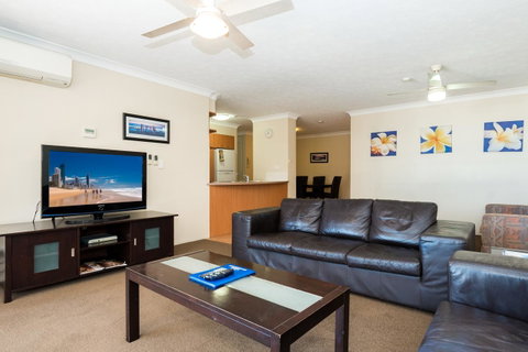 Breakers North Absolute Beachfront Apartments - Official - Sunshine Coast Guide 32