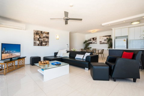 Breakers North Absolute Beachfront Apartments - Official - Sunshine Coast Guide 23