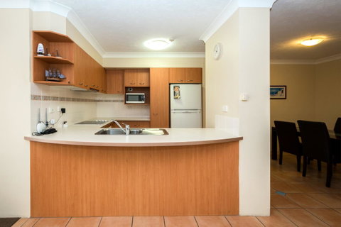 Breakers North Absolute Beachfront Apartments - Official - Sunshine Coast Guide 33