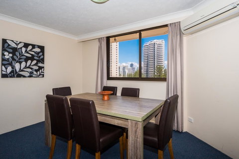 Breakers North Absolute Beachfront Apartments - Official - Sunshine Coast Guide 16