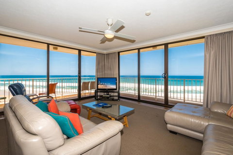 Breakers North Absolute Beachfront Apartments - Official - Sunshine Coast Guide 28