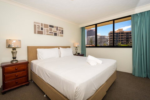 Breakers North Absolute Beachfront Apartments - Official - Sunshine Coast Guide 19