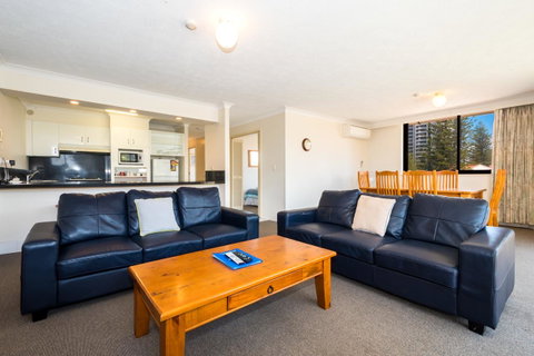 Breakers North Absolute Beachfront Apartments - Official - Sunshine Coast Guide 20