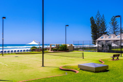 Breakers North Absolute Beachfront Apartments - Official - Sunshine Coast Guide 3