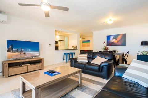 Breakers North Absolute Beachfront Apartments - Official - Sunshine Coast Guide 31