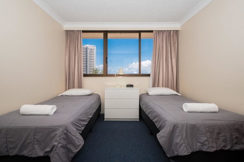 Breakers North Absolute Beachfront Apartments - Official - Sunshine Coast Guide 17