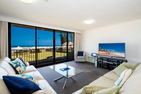 Breakers North Absolute Beachfront Apartments - Official - Sunshine Coast Guide 22