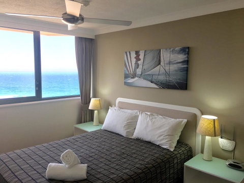 Breakers North Absolute Beachfront Apartments - Official - Sunshine Coast Guide 6