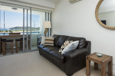 Blue On Blue Studio Room 1272 - Sunshine Coast Guide 7