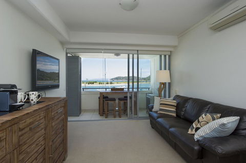 Blue On Blue Studio Room 1272 - Sunshine Coast Guide 1