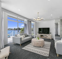 Havana Blue - Large 4 Bedroom Family Home - Sunshine Coast Guide