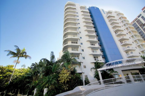 Surfers Mayfair - Sunshine Coast Guide 0