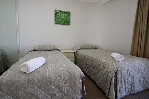 Surfers Mayfair - Sunshine Coast Guide 9