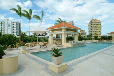 Chevron Renaissance - HR Surfers Paradise - Sunshine Coast Guide 10