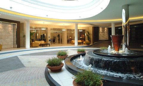 Chevron Renaissance - HR Surfers Paradise - Sunshine Coast Guide 21