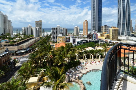 Chevron Renaissance - HR Surfers Paradise - Sunshine Coast Guide 30