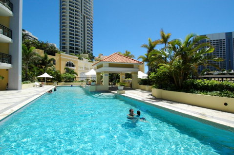 Chevron Renaissance - HR Surfers Paradise - Sunshine Coast Guide 11