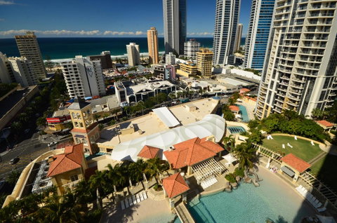 Chevron Renaissance - HR Surfers Paradise - Sunshine Coast Guide 25