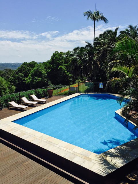 Montville Holiday Apartments - Sunshine Coast Guide 0