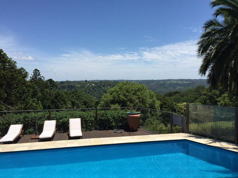 Montville Holiday Apartments - Sunshine Coast Guide 18