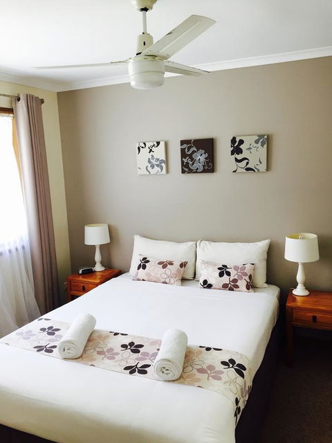Montville Holiday Apartments - Sunshine Coast Guide 24