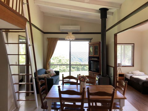 Montville Holiday Apartments - Sunshine Coast Guide 12