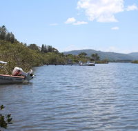 Waters Edge - Sunshine Coast Guide