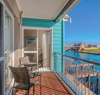 Waters Edge Apartment with Jetty - Sunshine Coast Guide