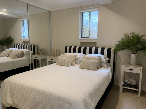 Waterview Cottage - Sunshine Coast Guide 1
