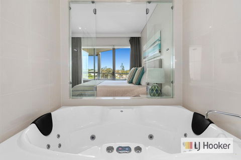 WAVE CULTURE 1204 - BEACH BLISS - Sunshine Coast Guide 3